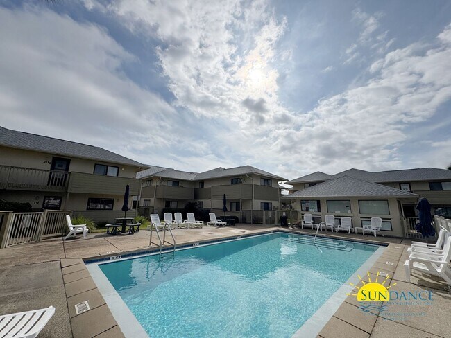 Foto del edificio - Charming Fully Furnished 1-Bedroom Condo in Miramar Beach!