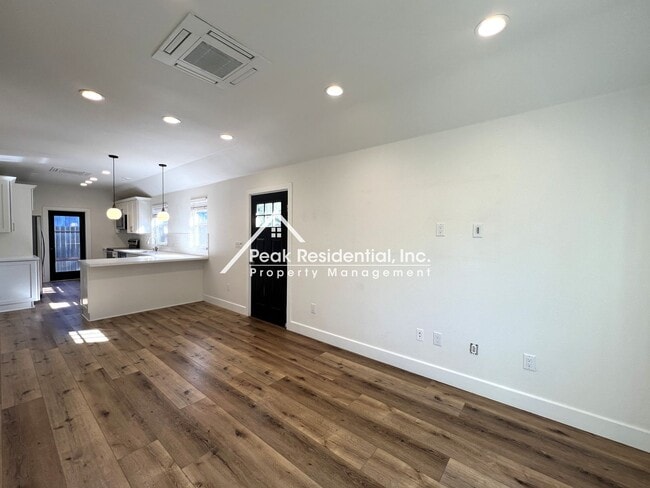 Building Photo - Updated 2bd/1ba Home In Historic Folsom!