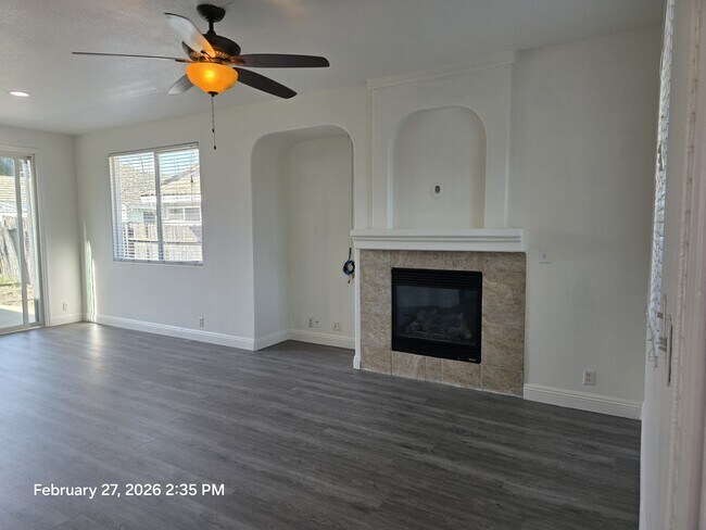 Building Photo - 6905 Loheit Way