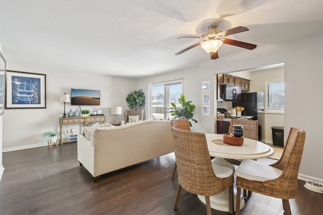 Building Photo - Northlake Village