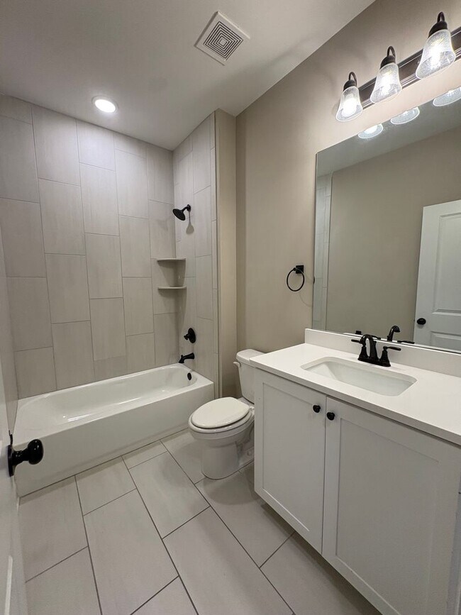 Foto del edificio - 7291 Crosswinds Blvd