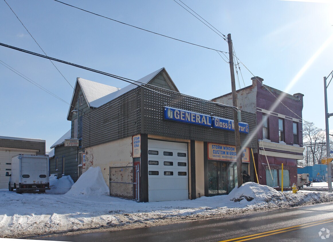 Building Photo - 608 Clifford Ave