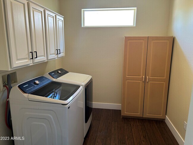 Foto del edificio - 15131 W Cooperstown Way