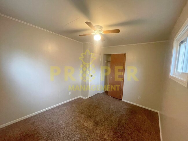 Building Photo - 3 bedrooms 1 bathrooms house for rent