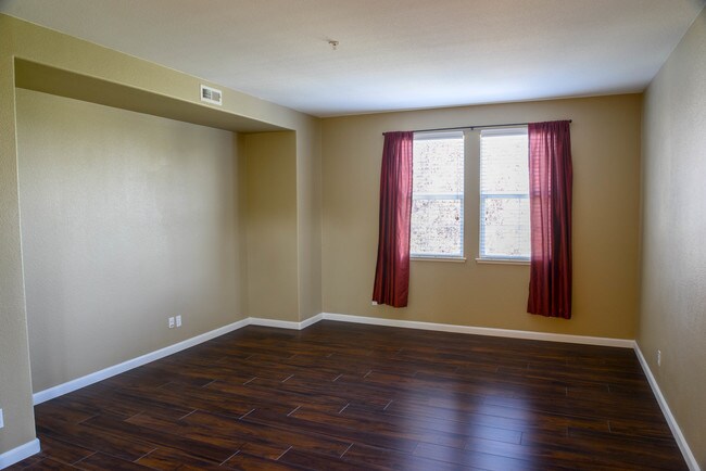 Building Photo - 2258 Winepol Loop