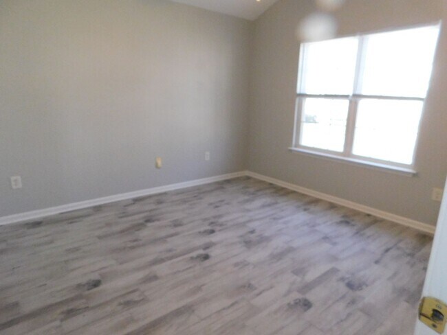 Foto del edificio - Nice 3 bed 2 bath home