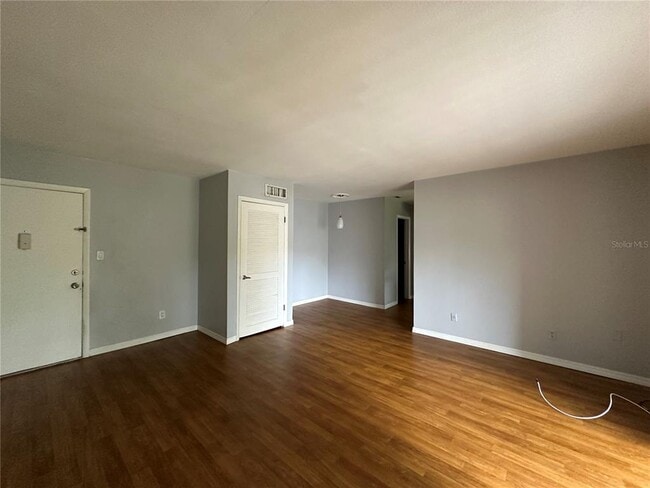 Building Photo - 142 Springwood Cir