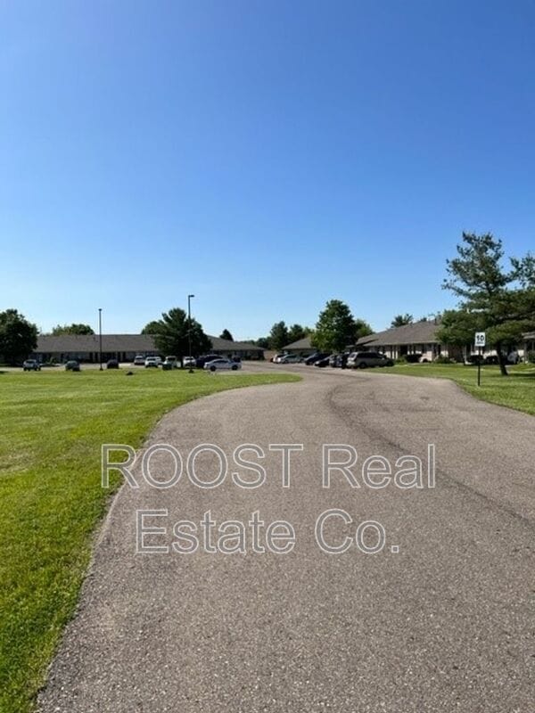 Building Photo - 339 Lewis B Moore Dr