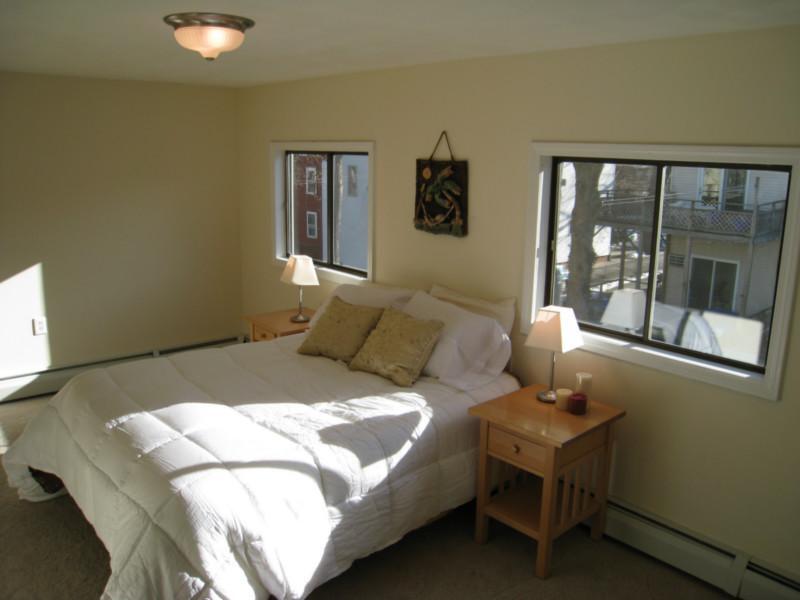 Building Photo - 11 Evergreen Ave