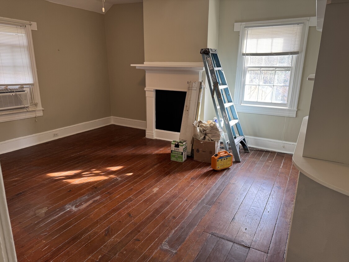 Living room - 116 Goldsborough St