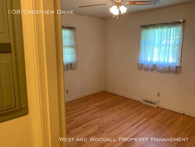Foto del edificio - Great Three Bedroom house in Durham