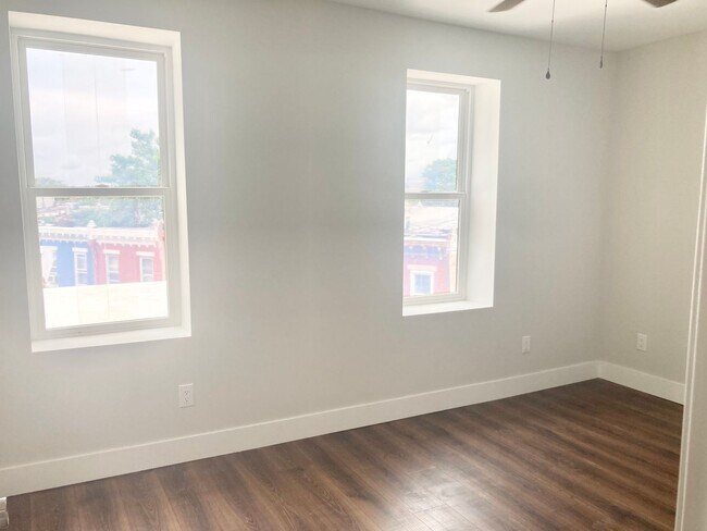 Foto del edificio - 2630 Ridge Ave