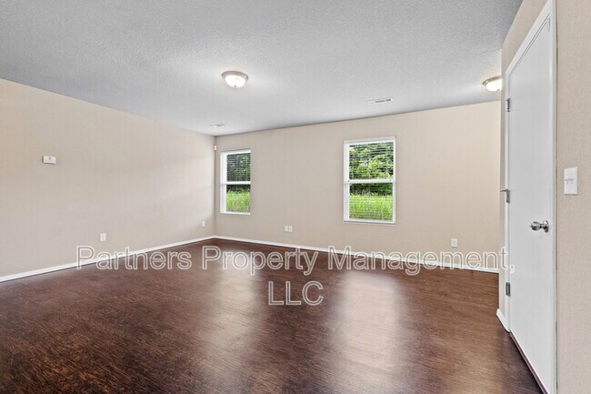 Photo - 218-220 W Marietta Way Apartment