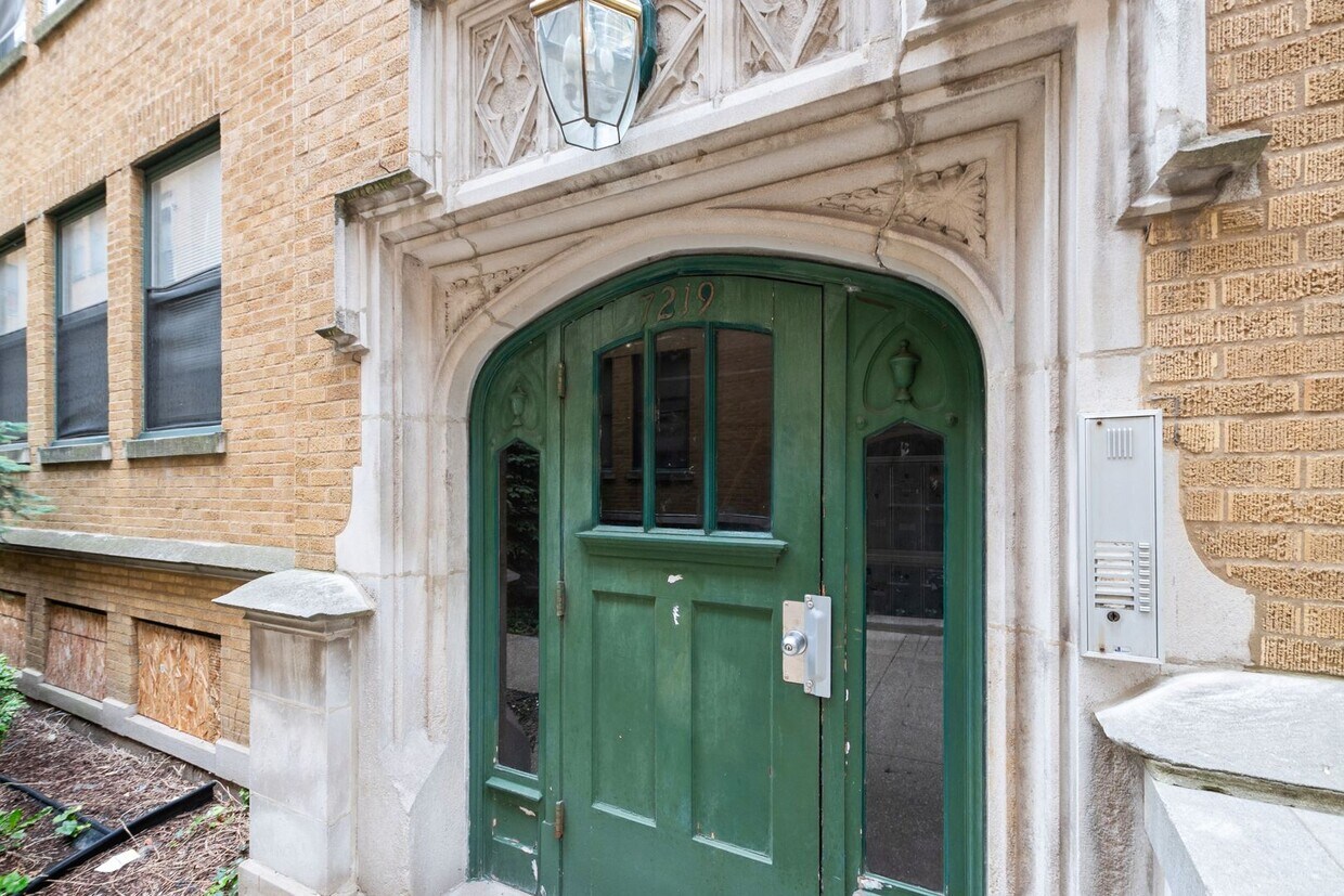 Primary Photo - One Bedroom Available in South Shore