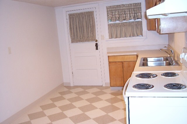 Otro - 2706 W Rose Hill St