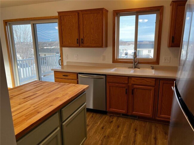 Foto del edificio - 5364 56th Ave NW