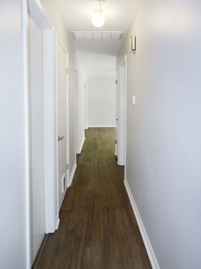 Foto del edificio - 2 Level Single Family Home with Large Back...