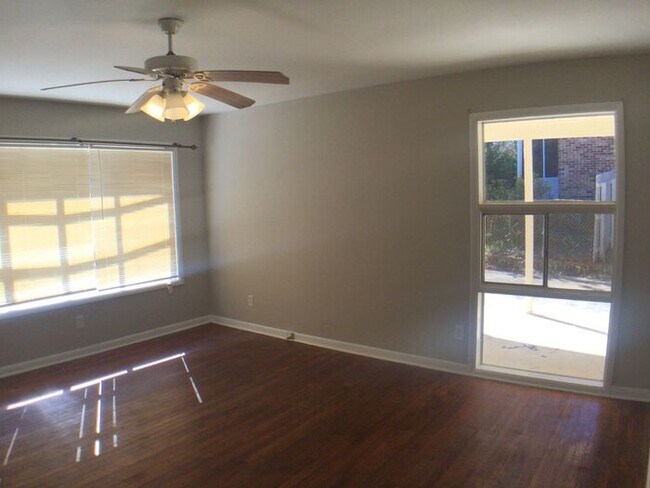 Foto del edificio - 4322 Mercer Rd