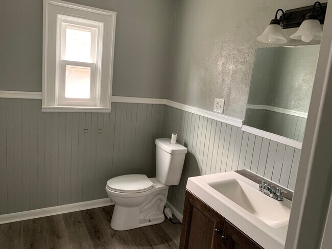 Bathroom - 13 Adam St