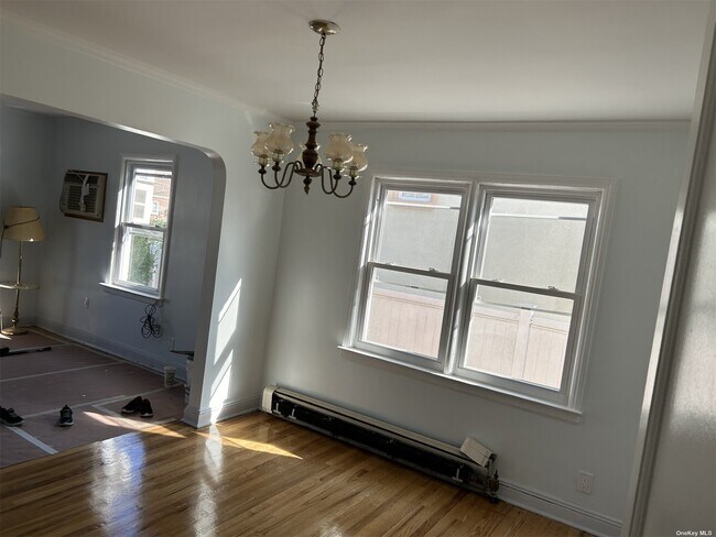 Foto del edificio - 83-36 252nd St