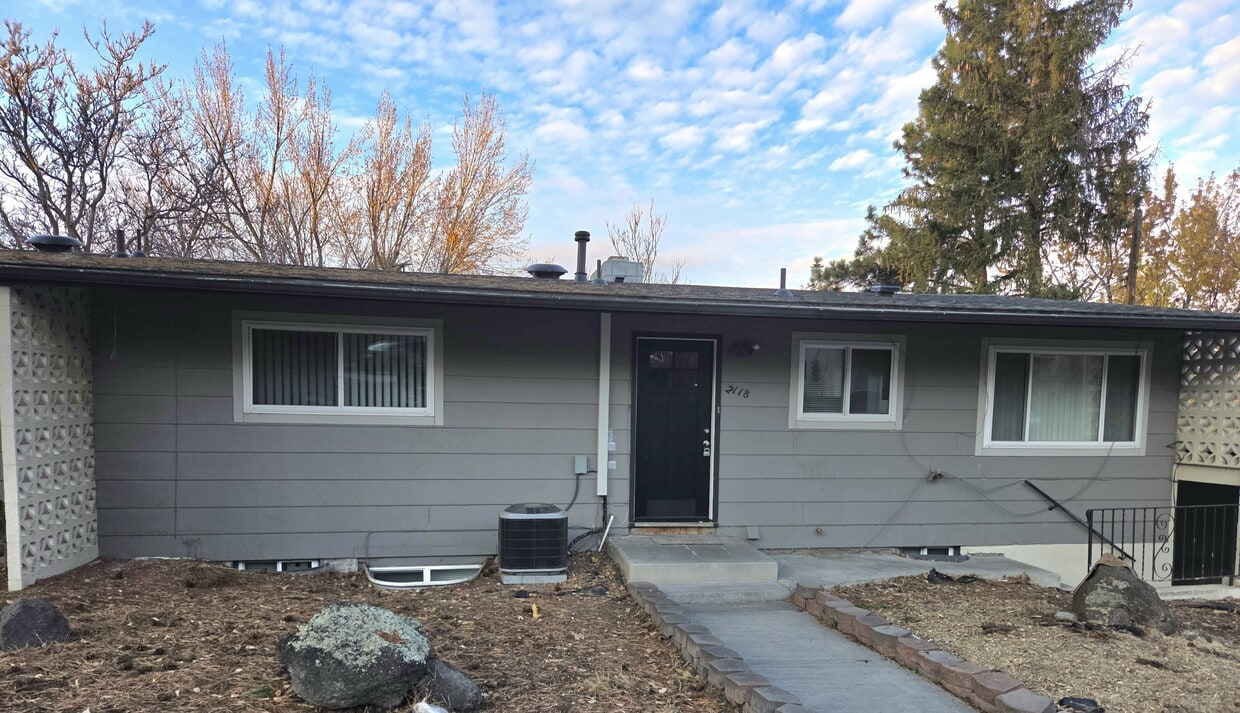 Primary Photo - 2118 S Roosevelt St