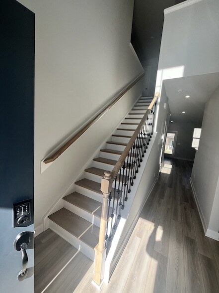 Building Photo - 4548 Hoboken Wy