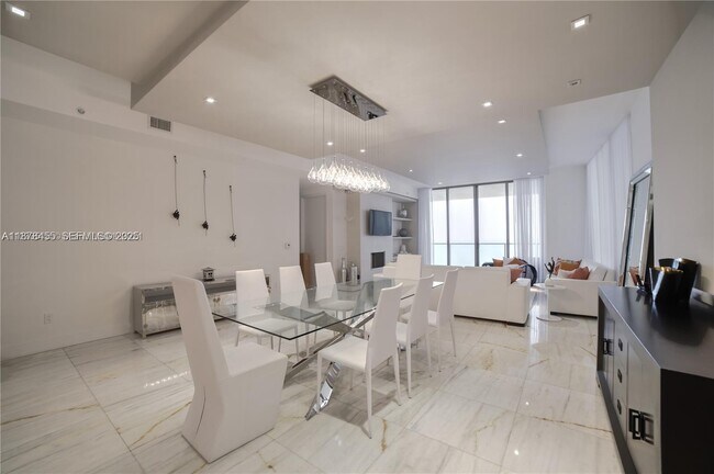 Foto del edificio - 9705 Collins Ave