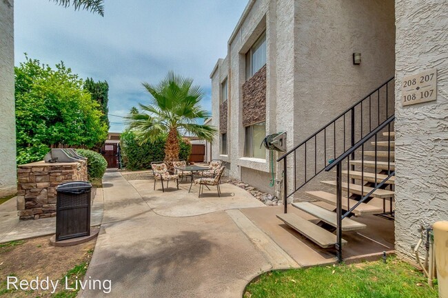 Building Photo - 1320 S Hardy Dr