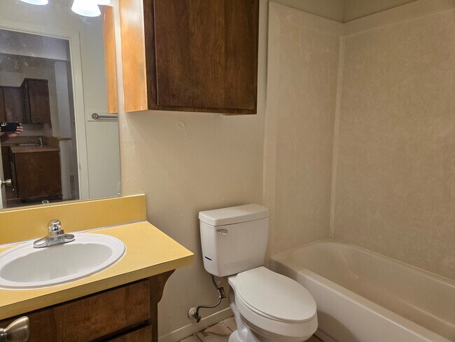 Foto del edificio - 3319 Bluestem Cir