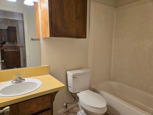 Building Photo - 3319 Bluestem Cir