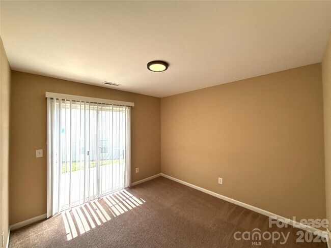 Foto del edificio - 7206 Oakwinds Ct
