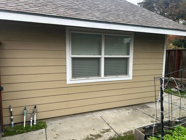 Foto del edificio - 805 Princeton Ave