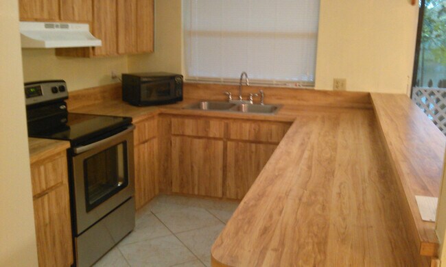 Building Photo - 4293 Coral Springs Dr