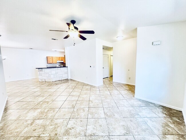 Foto del edificio - 3-Bedroom/2-Bath Duplex in Lago Vista