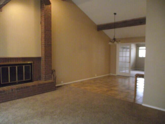 Foto del edificio - 2801 Haystack Ln