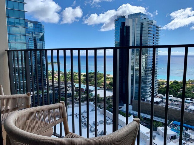 Foto del edificio - A'ali'i: 2 Bed, 2 Bath Condo w/ 2 Parking - Fully Furnished, Brand New Kakaako