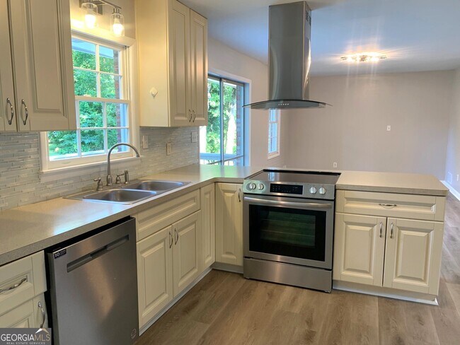 Building Photo - 1212 Mary Dale Dr SW