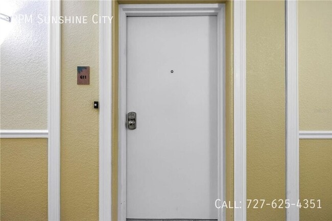 Building Photo - 4900 Brittany Dr S