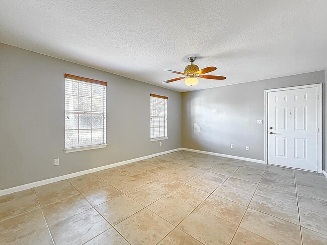 Building Photo - 1020 Crystal Way