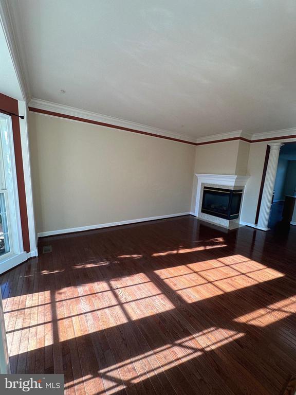 Foto del edificio - 9430 Dunraven St