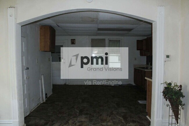 Foto del edificio - 1657 E Main St