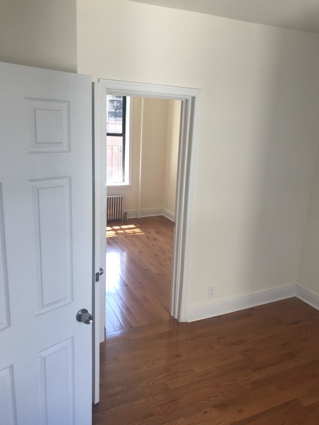 Primary Photo - 34-26 Steinway St