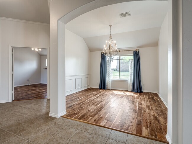 Comedor - 20301 Flowered Meadows Way