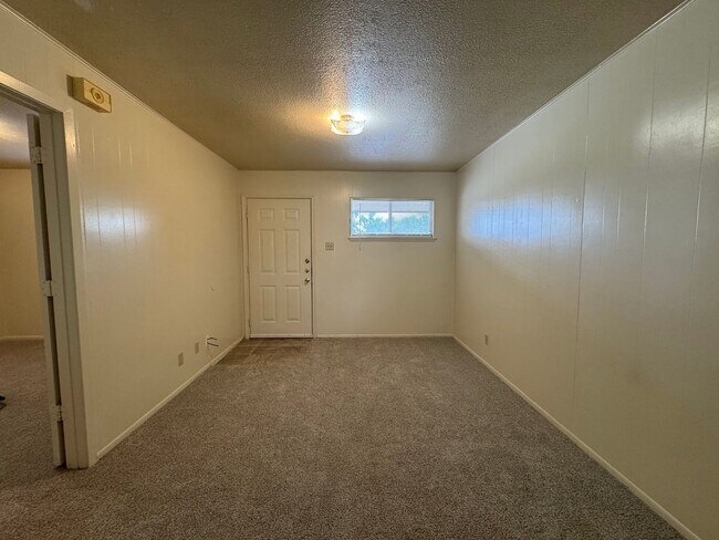 Foto del edificio - 806 Safady Ave