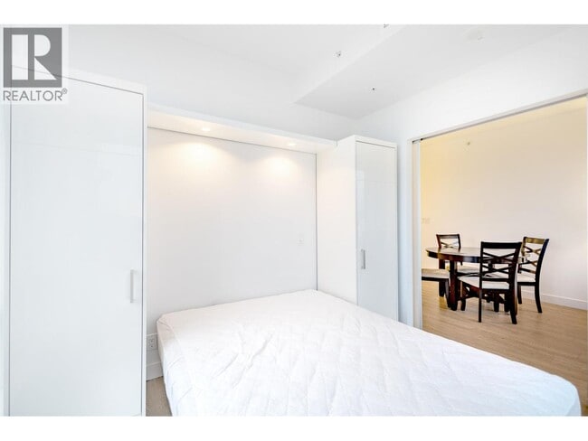 Photo du bâtiment - 1283 Howe St