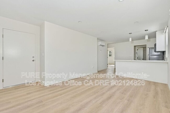 Building Photo - 1536 W 205th St