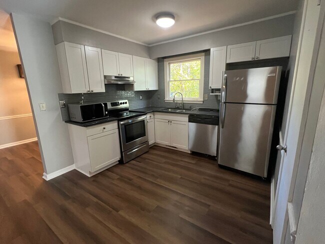 Foto del edificio - 5912 Pine Tree Ct