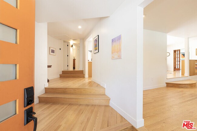 Foto del edificio - 2906 Nichols Canyon Rd