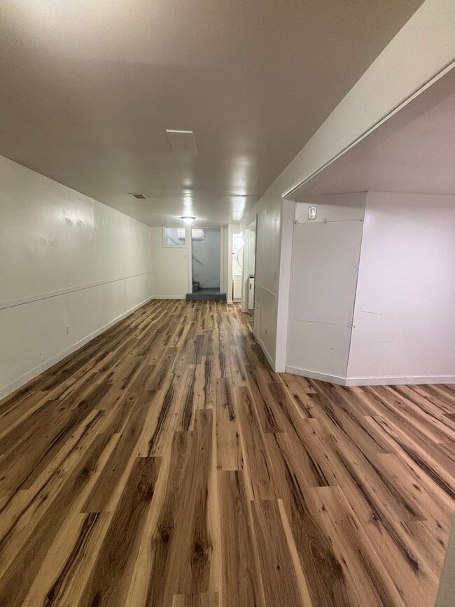 Building Photo - Beautifully Updated Studio Near WSU – All Utilities Included