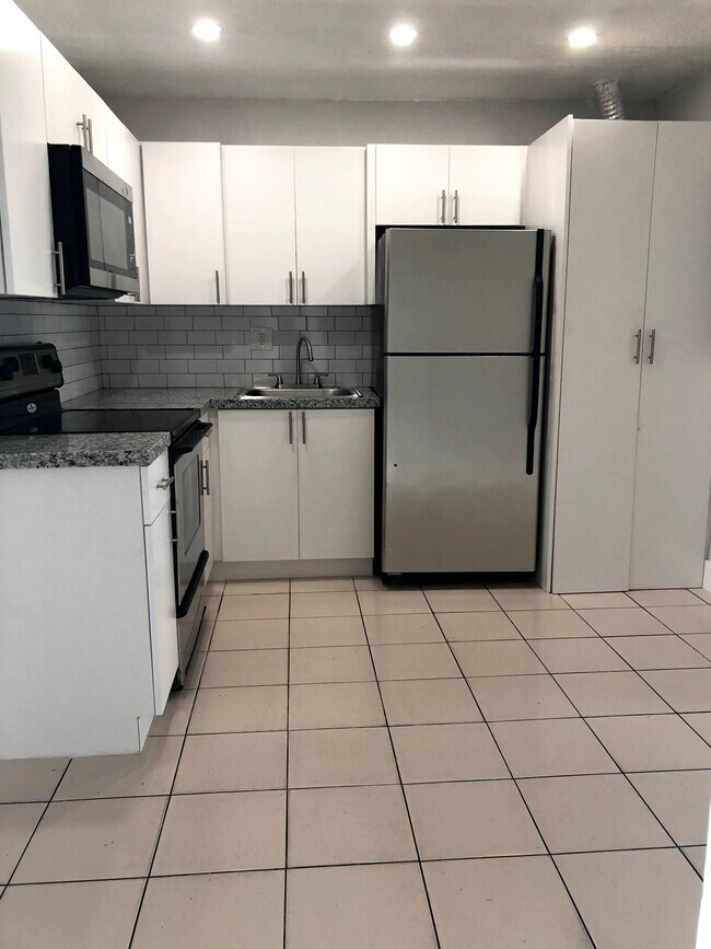 Foto del edificio - 8962 SW 40th Terrace